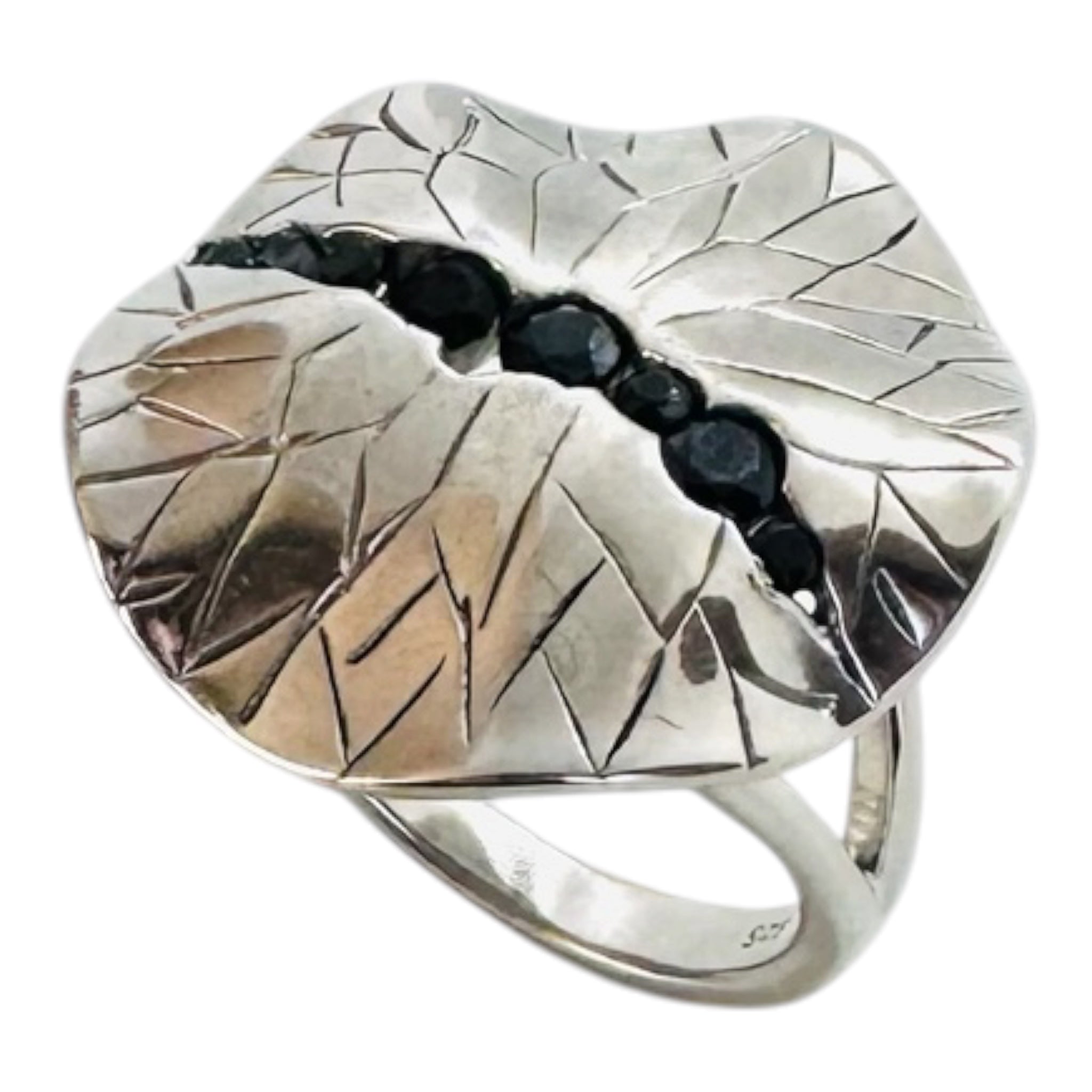 Maximalist 925 silver ring with black spinel