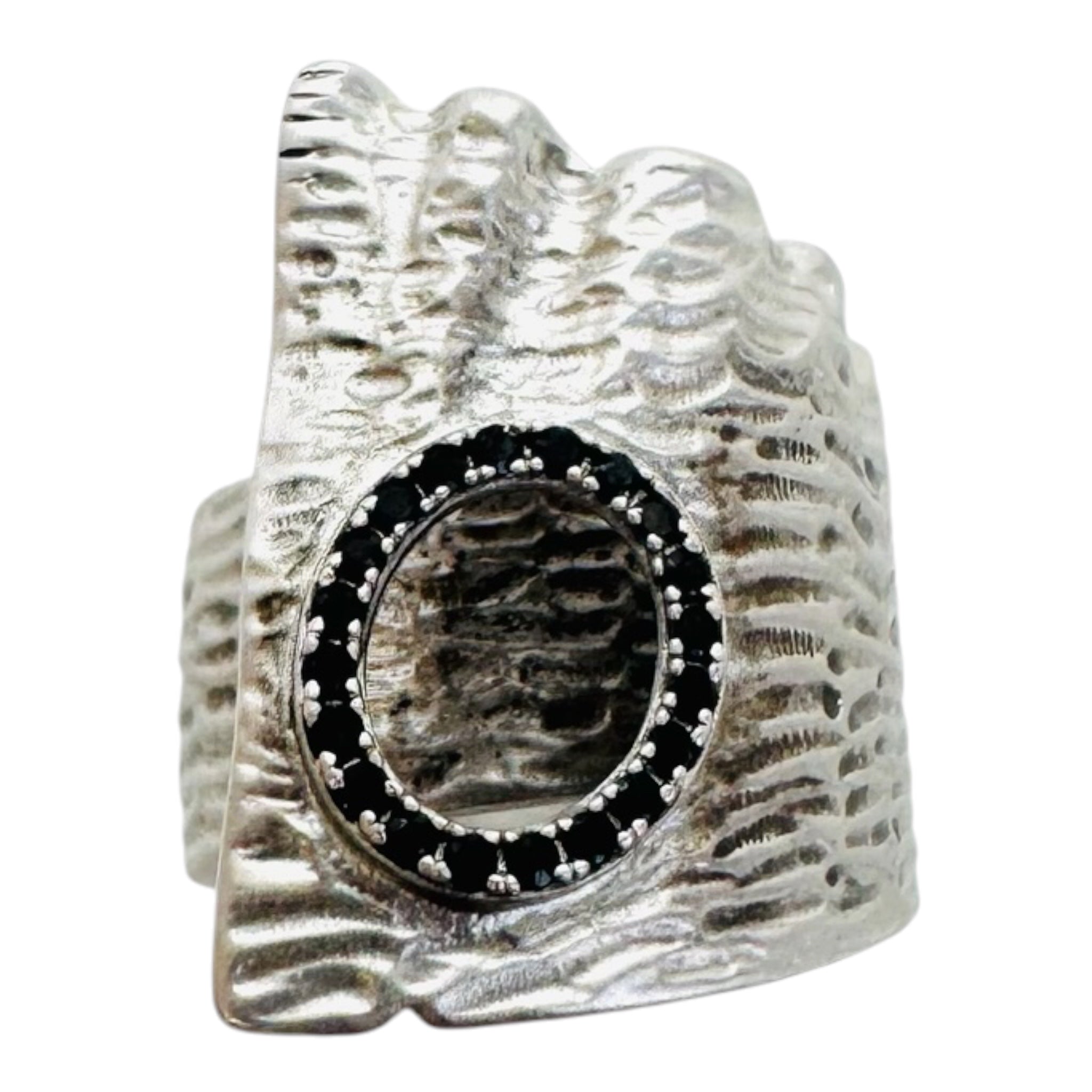 Maximalist 925 silver ring with black spinel