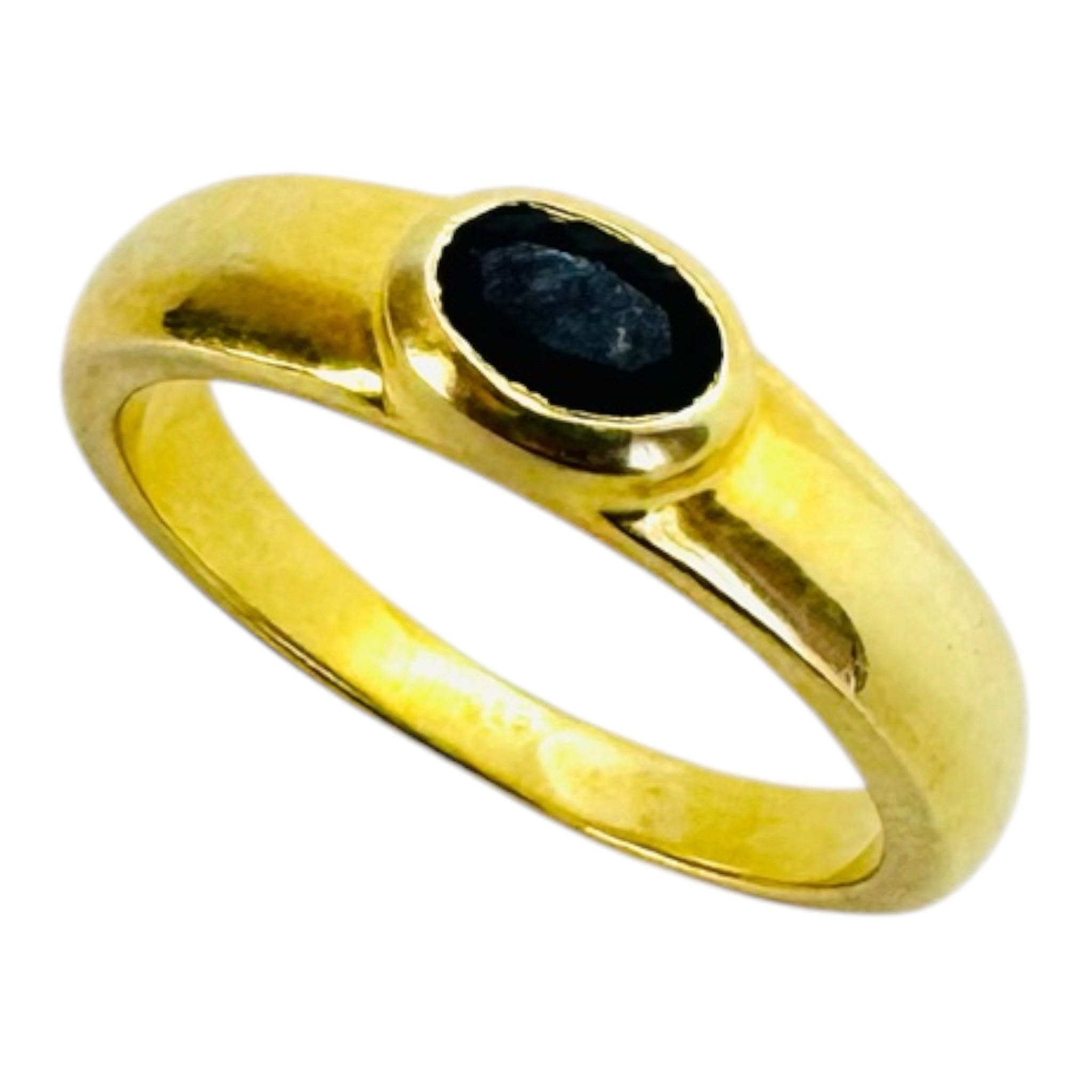 Gold-plated 925 silver ring with an oval black spinel