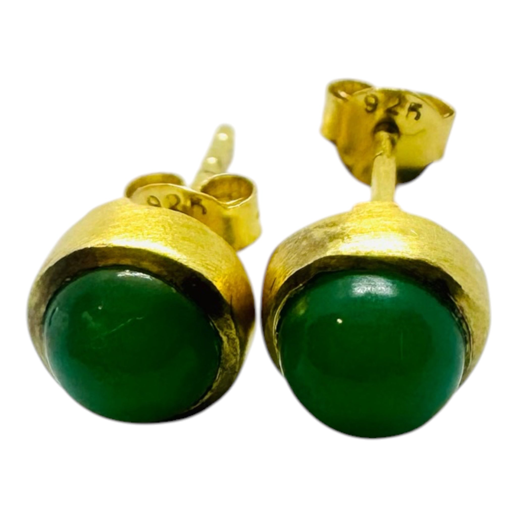 925 gold-plated silver earrings with green quartz. 925 gold-plated silver earrings with green quartz. Brincos de prata banhados a ouro 925 com quartzo verde.