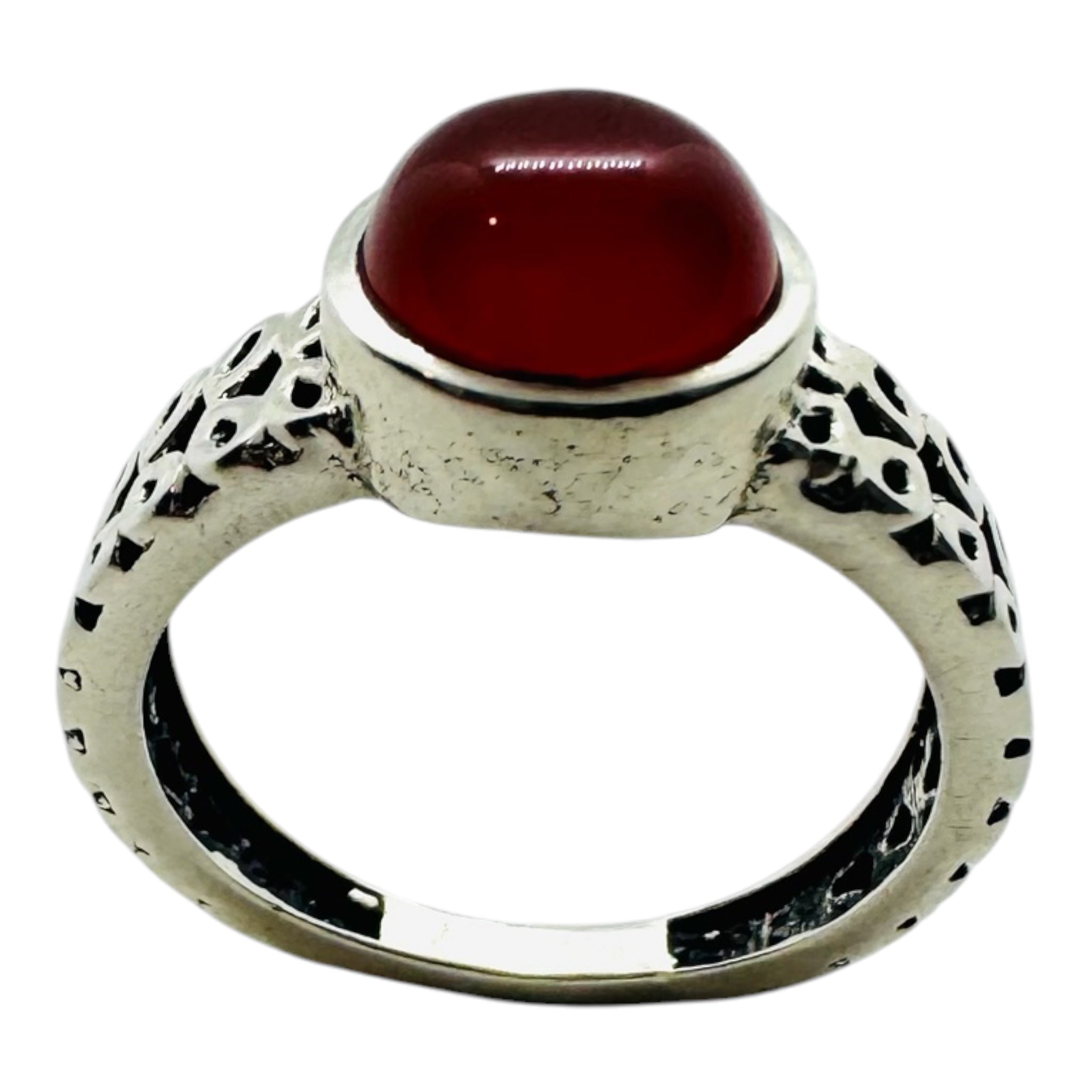 925 sterling silver ring with a round carnelian.