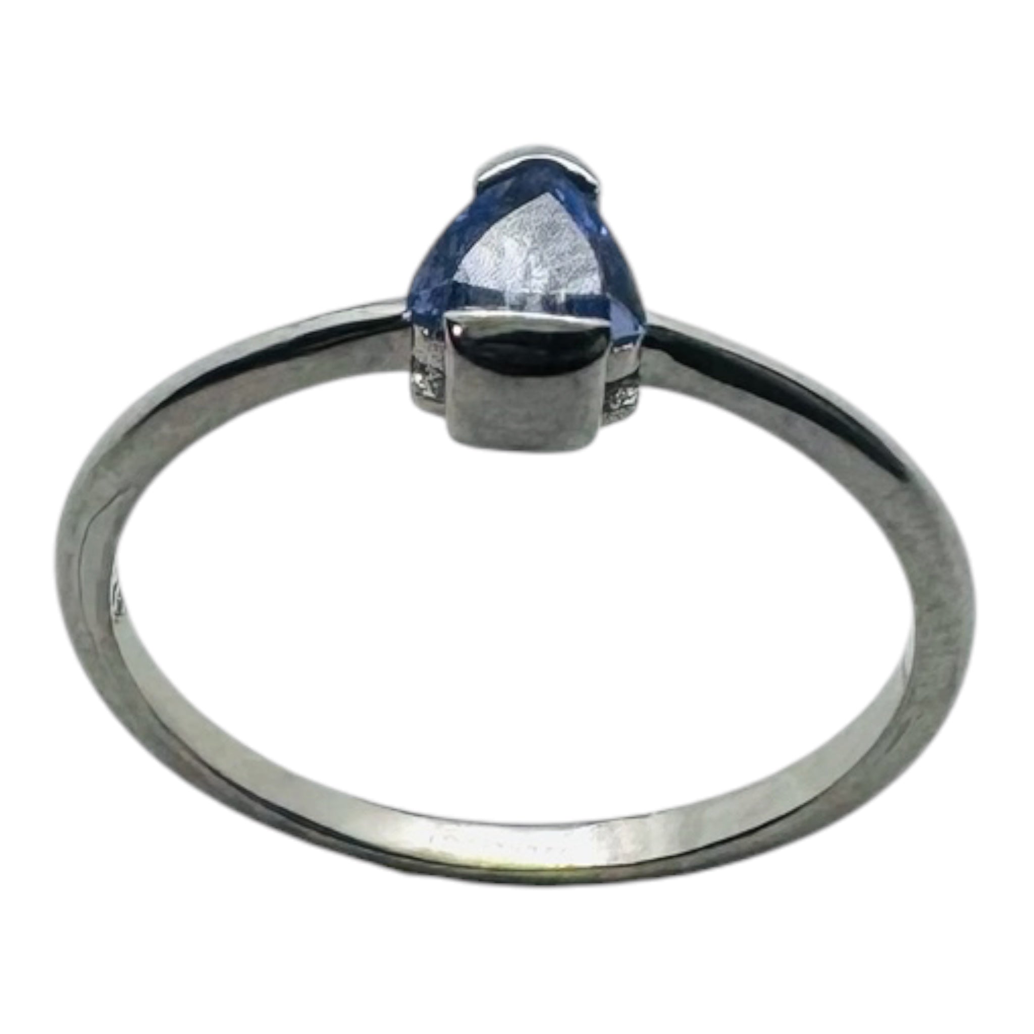 925 sterling silver ring with teardrop tanzanites