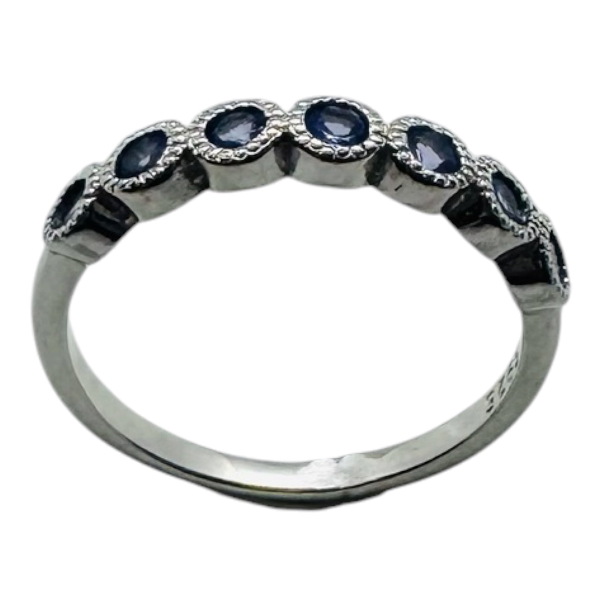 925 sterling silver ring with round tanzanites