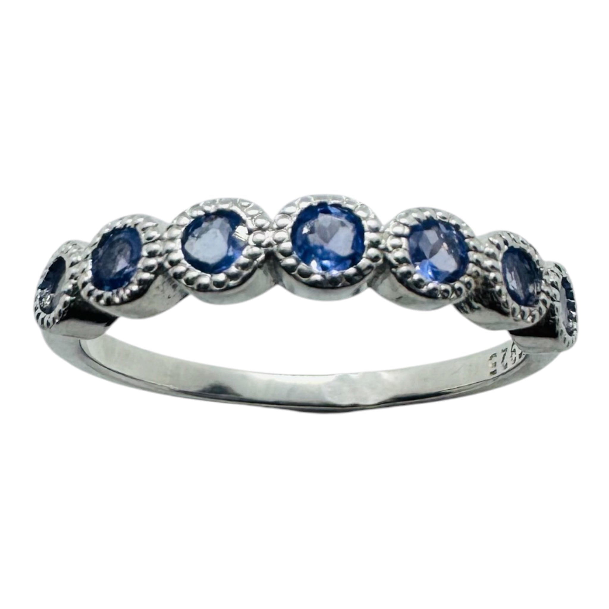 925 sterling silver ring with round tanzanites